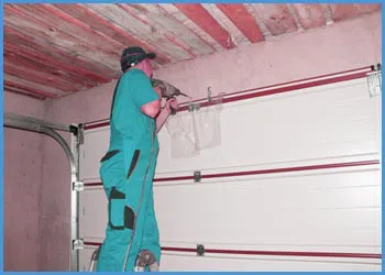 United Garage Door Gary, IN 219-215-3022 - door-maintaince-15-05m